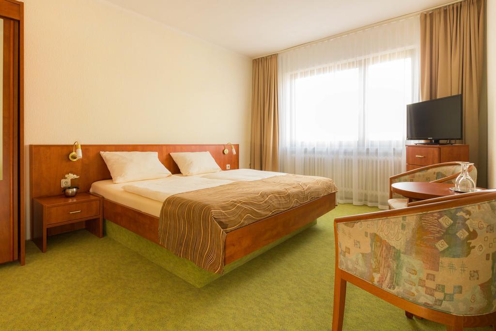 Strand Hotel Nordsee, Hotel Deichlaeufer Tossens Exterior foto